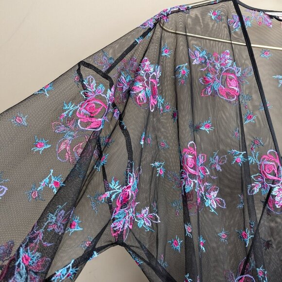 Victoria Secret's Illuminating Blooms Black Lace Trim Robe *missing belt - Picture 7 of 11